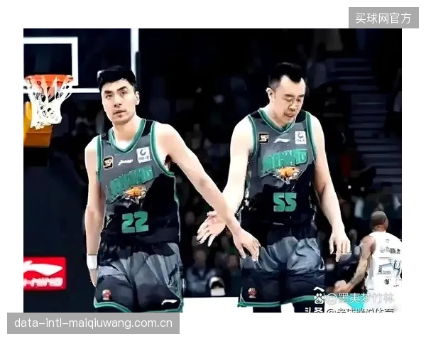 辽宁内线组合面临考验，韩德君与莫兰德需在防守端限制周琦发挥。